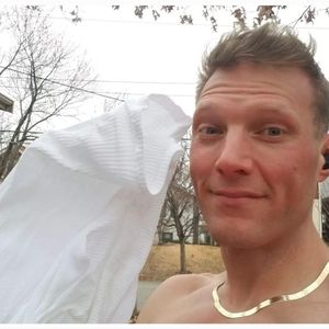 Meet your Posher, Max